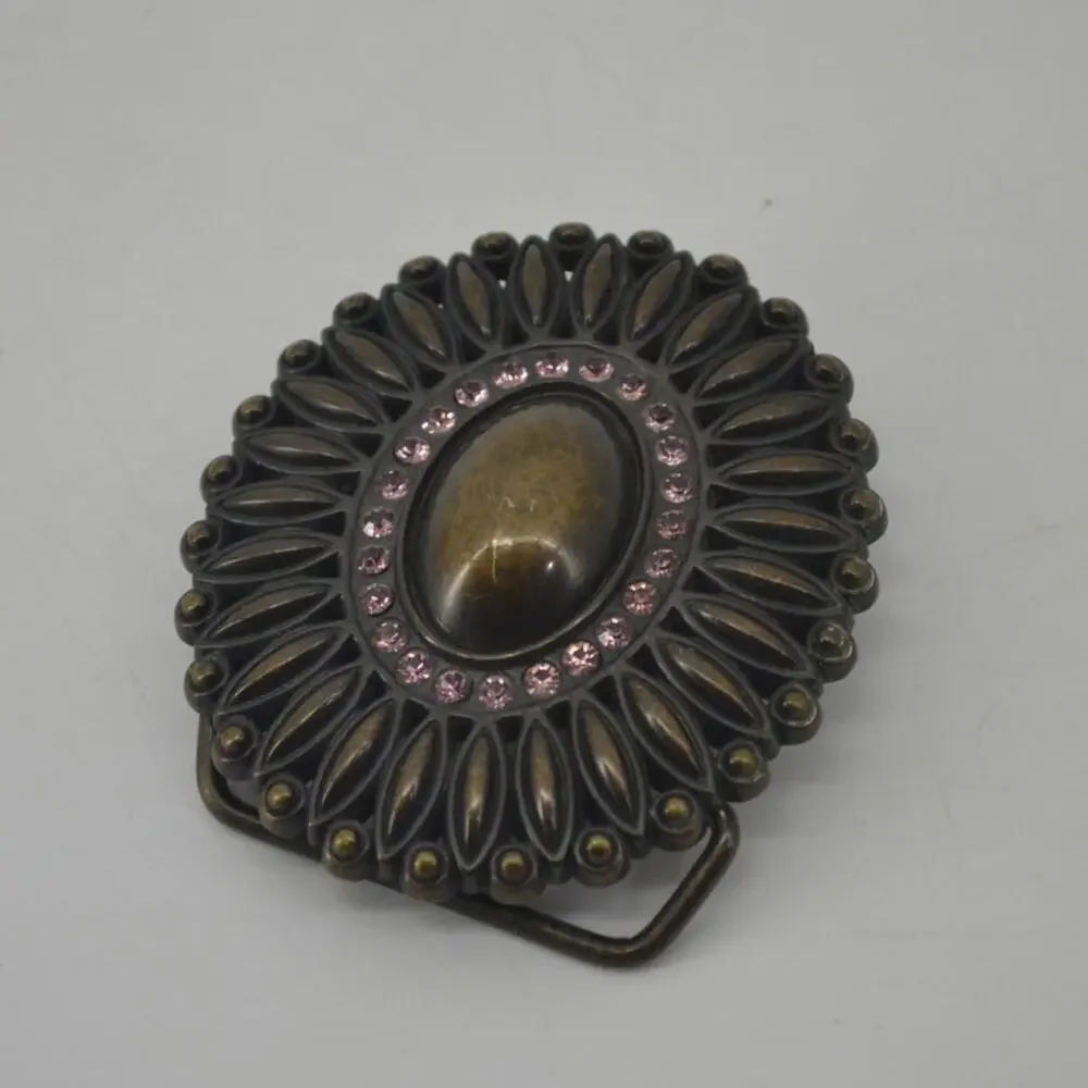 Unbranded belt buckle